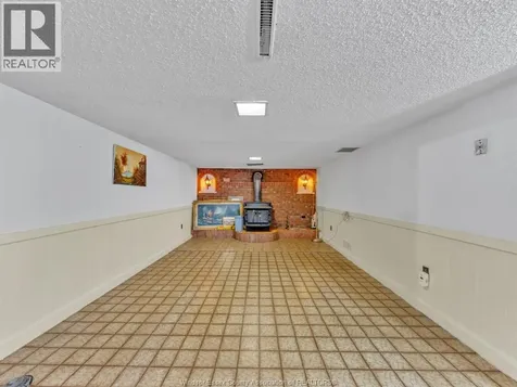 3756 Rosemount Avenue Windsor ON N9C 2E5