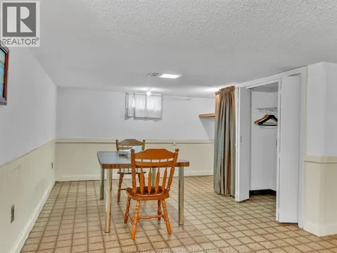 3756 Rosemount Avenue Windsor ON N9C 2E5