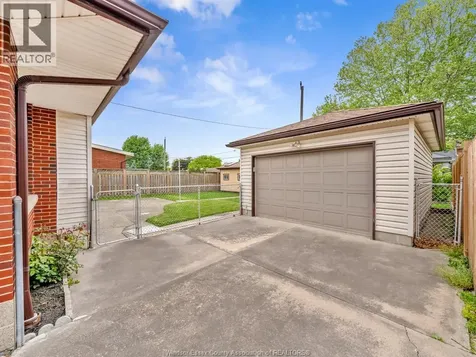 3756 Rosemount Avenue Windsor ON N9C 2E5