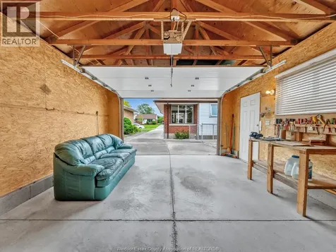 3756 Rosemount Avenue Windsor ON N9C 2E5