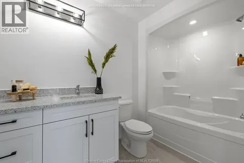 3817 Howard Avenue Windsor ON N9E 0B5