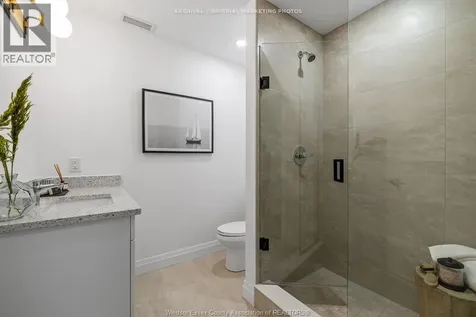 3817 Howard Avenue Windsor ON N9E 0B5