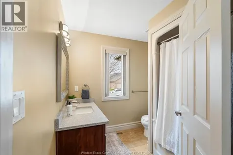 7 Beniuk Court Leamington ON N8H 5K9
