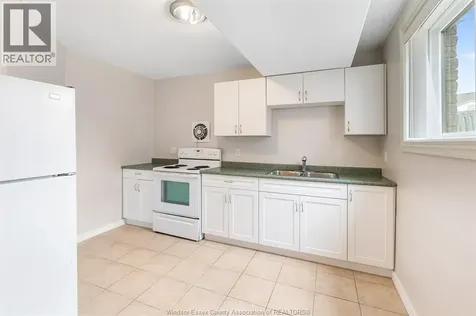 7 Beniuk Court Leamington ON N8H 5K9