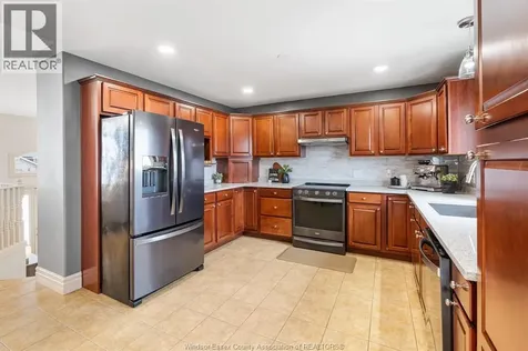 7 Beniuk Court Leamington ON N8H 5K9