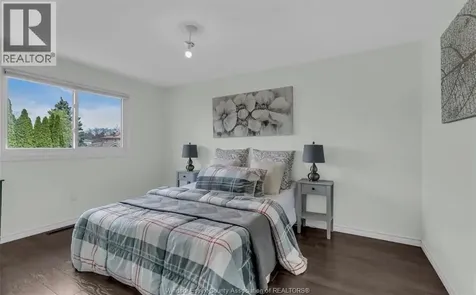 386 Woodridge Tecumseh ON N8N 3A8
