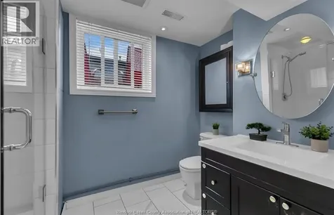 386 Woodridge Tecumseh ON N8N 3A8