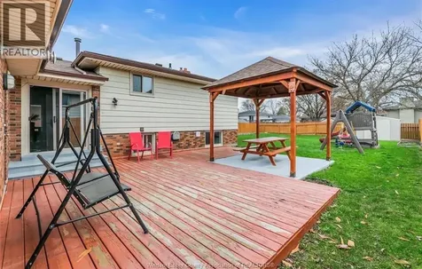 386 Woodridge Tecumseh ON N8N 3A8