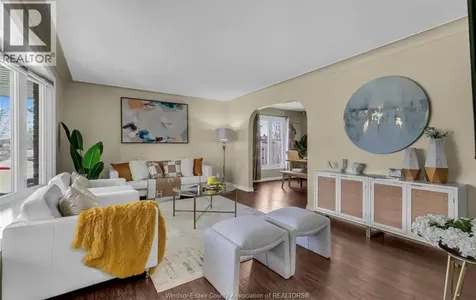 386 Woodridge Tecumseh ON N8N 3A8
