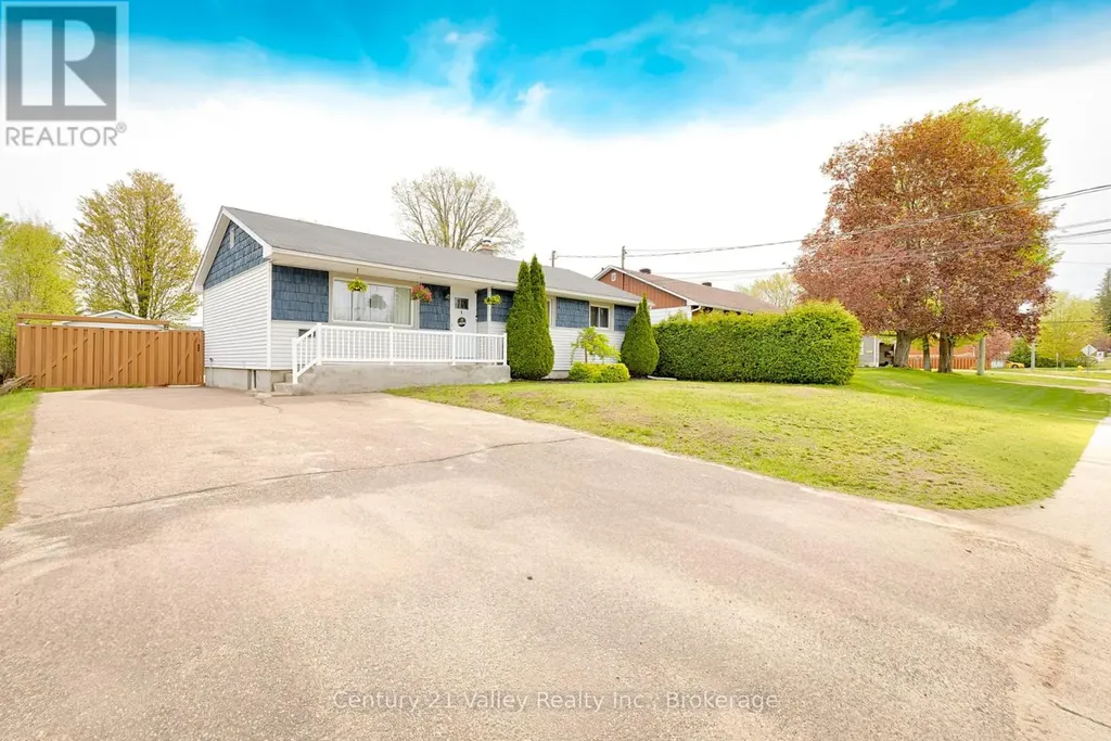 36 Mary Street Petawawa ON K8H 1R9