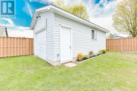 36 Mary Street Petawawa ON K8H 1R9