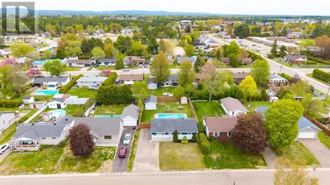 36 Mary Street Petawawa ON K8H 1R9