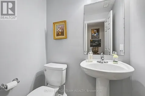 304 Paseo Private Ottawa ON K2G 4N8