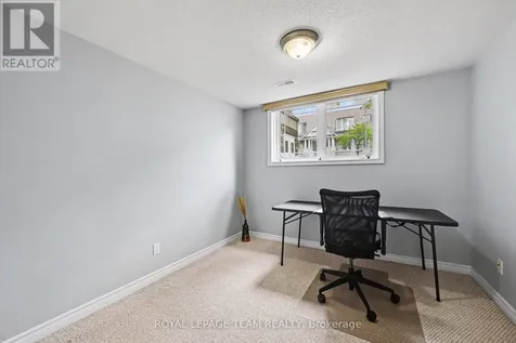 304 Paseo Private Ottawa ON K2G 4N8