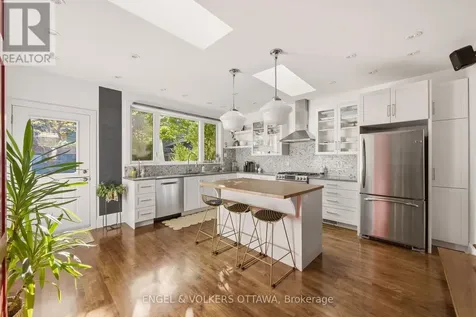 176 Hinton Avenue North Ottawa ON K1Y 1A1