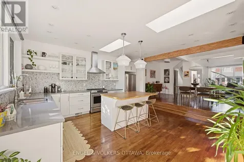 176 Hinton Avenue North Ottawa ON K1Y 1A1