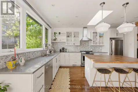 176 Hinton Avenue North Ottawa ON K1Y 1A1