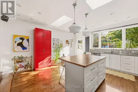 176 Hinton Avenue North Ottawa ON K1Y 1A1