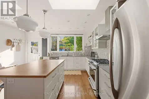 176 Hinton Avenue North Ottawa ON K1Y 1A1
