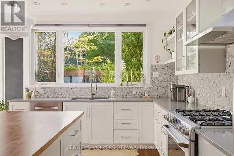 176 Hinton Avenue North Ottawa ON K1Y 1A1