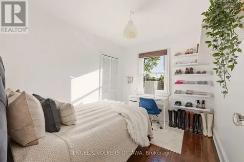 176 Hinton Avenue North Ottawa ON K1Y 1A1