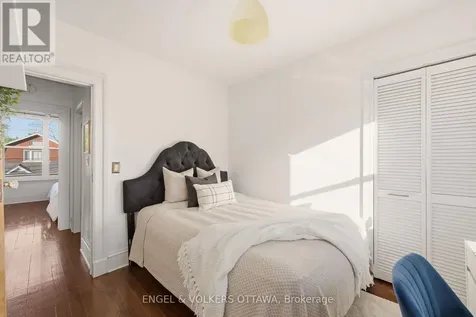 176 Hinton Avenue North Ottawa ON K1Y 1A1