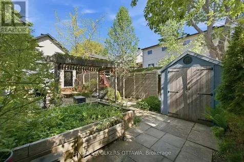 176 Hinton Avenue North Ottawa ON K1Y 1A1