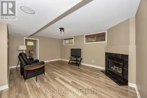 28 Sachs Forest Place Ottawa ON K2G 6V2
