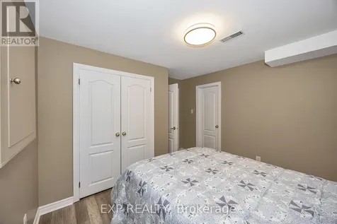 28 Sachs Forest Place Ottawa ON K2G 6V2