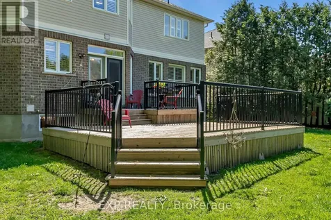 28 Sachs Forest Place Ottawa ON K2G 6V2