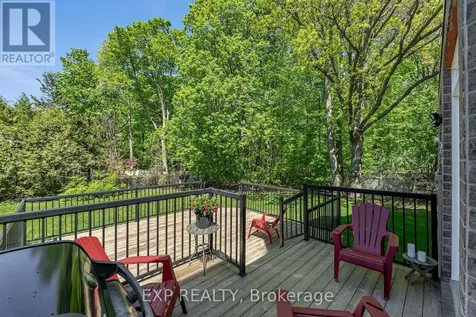28 Sachs Forest Place Ottawa ON K2G 6V2
