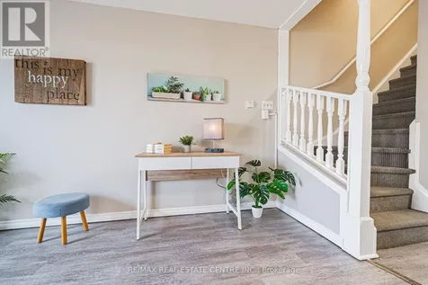 67 Valleyview Road Cambridge ON N2E 3J1