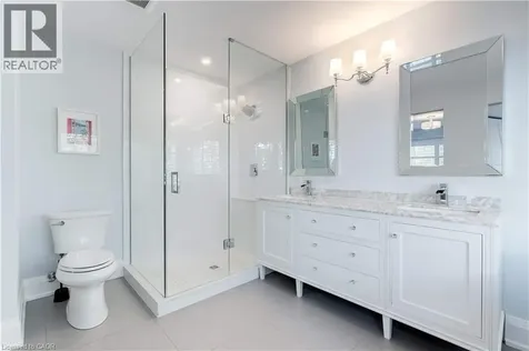 296 Kent Crescent Burlington ON L7L 4T1