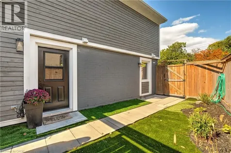 296 Kent Crescent Burlington ON L7L 4T1