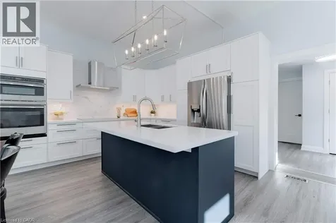 296 Kent Crescent Burlington ON L7L 4T1