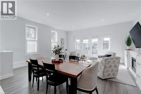 296 Kent Crescent Burlington ON L7L 4T1