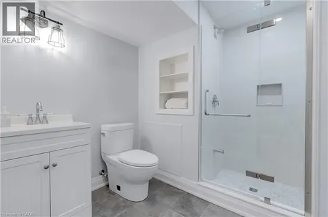 296 Kent Crescent Burlington ON L7L 4T1