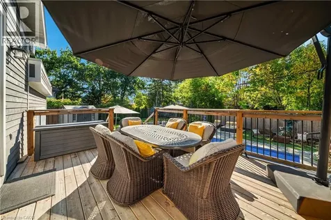 296 Kent Crescent Burlington ON L7L 4T1