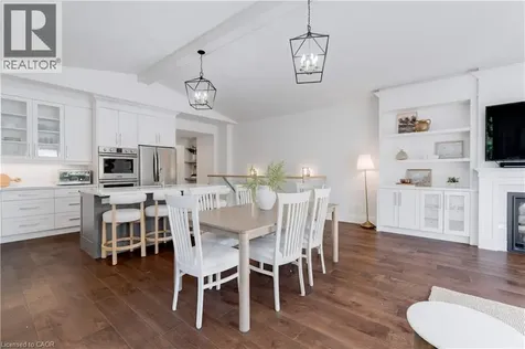 296 Kent Crescent Burlington ON L7L 4T1
