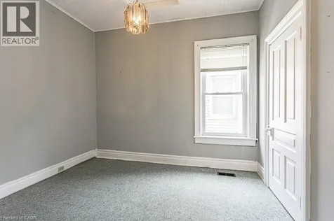 86 Manitoba Street St. Thomas ON N5P 3A4