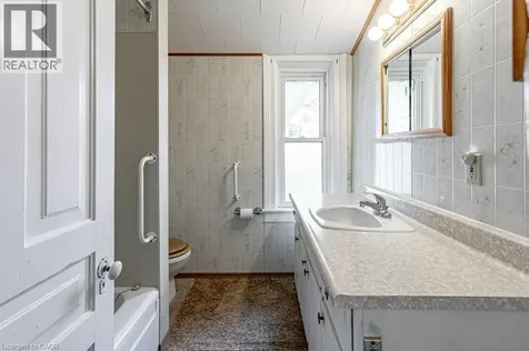 86 Manitoba Street St. Thomas ON N5P 3A4
