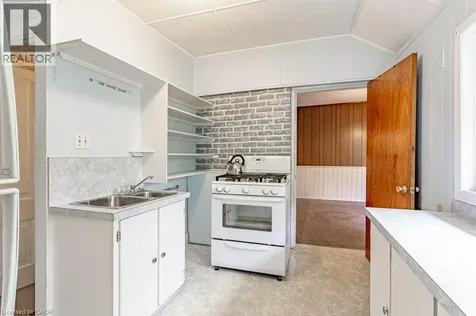 86 Manitoba Street St. Thomas ON N5P 3A4