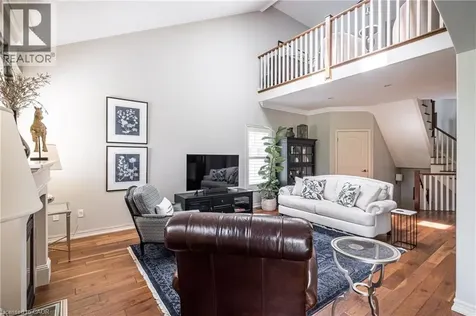 60 Mcgrath Court Dundas ON L9H 0A5