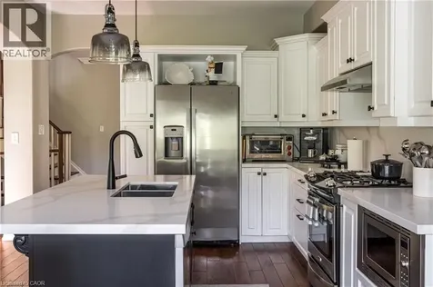 60 Mcgrath Court Dundas ON L9H 0A5