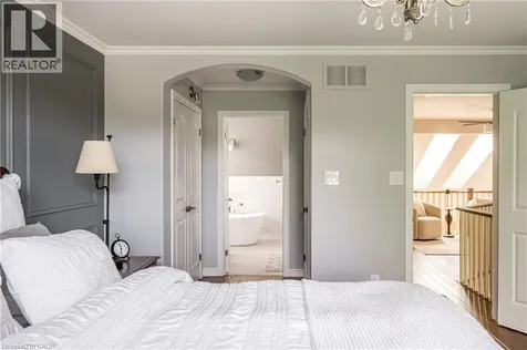 60 Mcgrath Court Dundas ON L9H 0A5