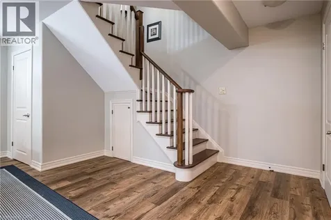 60 Mcgrath Court Dundas ON L9H 0A5