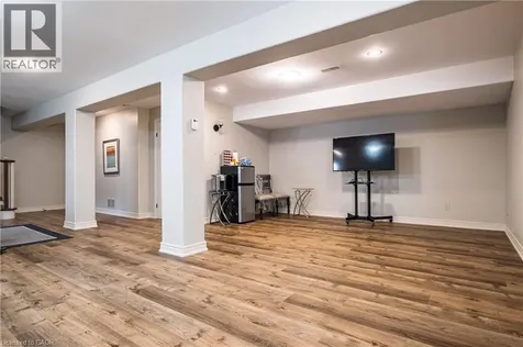 60 Mcgrath Court Dundas ON L9H 0A5
