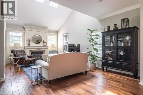 60 Mcgrath Court Dundas ON L9H 0A5