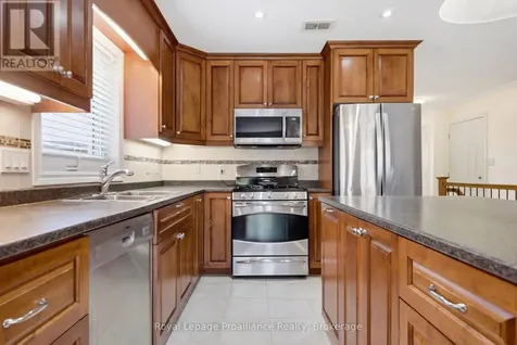 6 Cooper Court Brighton ON K0K 1H0