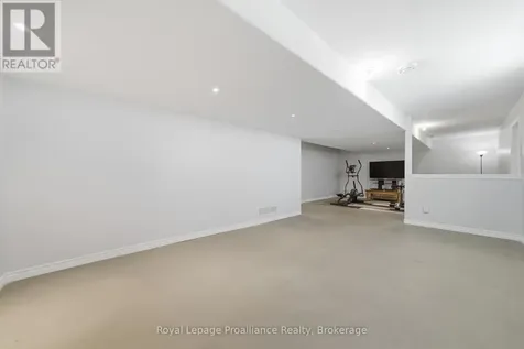 6 Cooper Court Brighton ON K0K 1H0